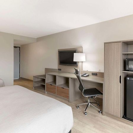 Quality Inn Newton At I-80 Buitenkant foto
