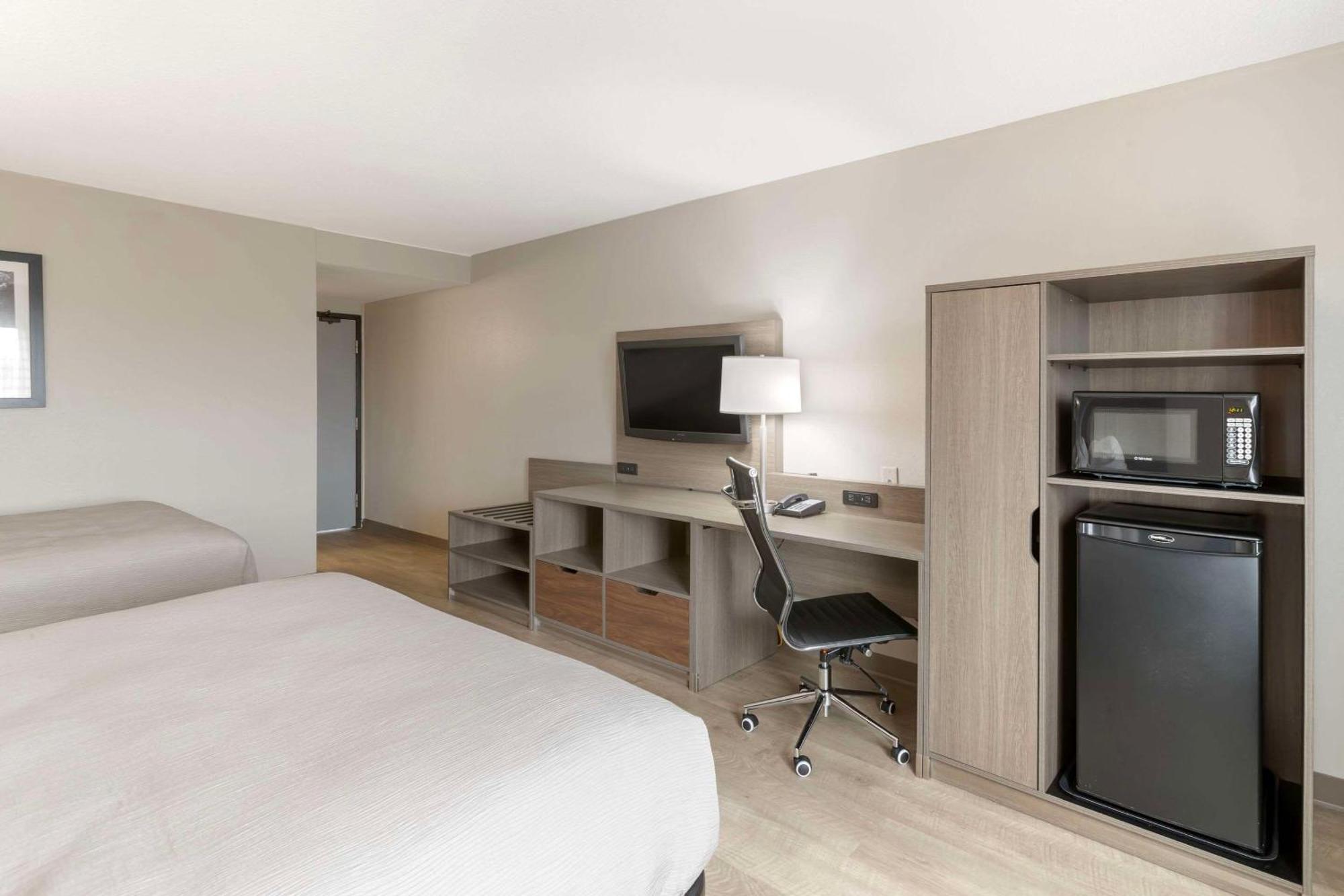 Quality Inn Newton At I-80 Buitenkant foto