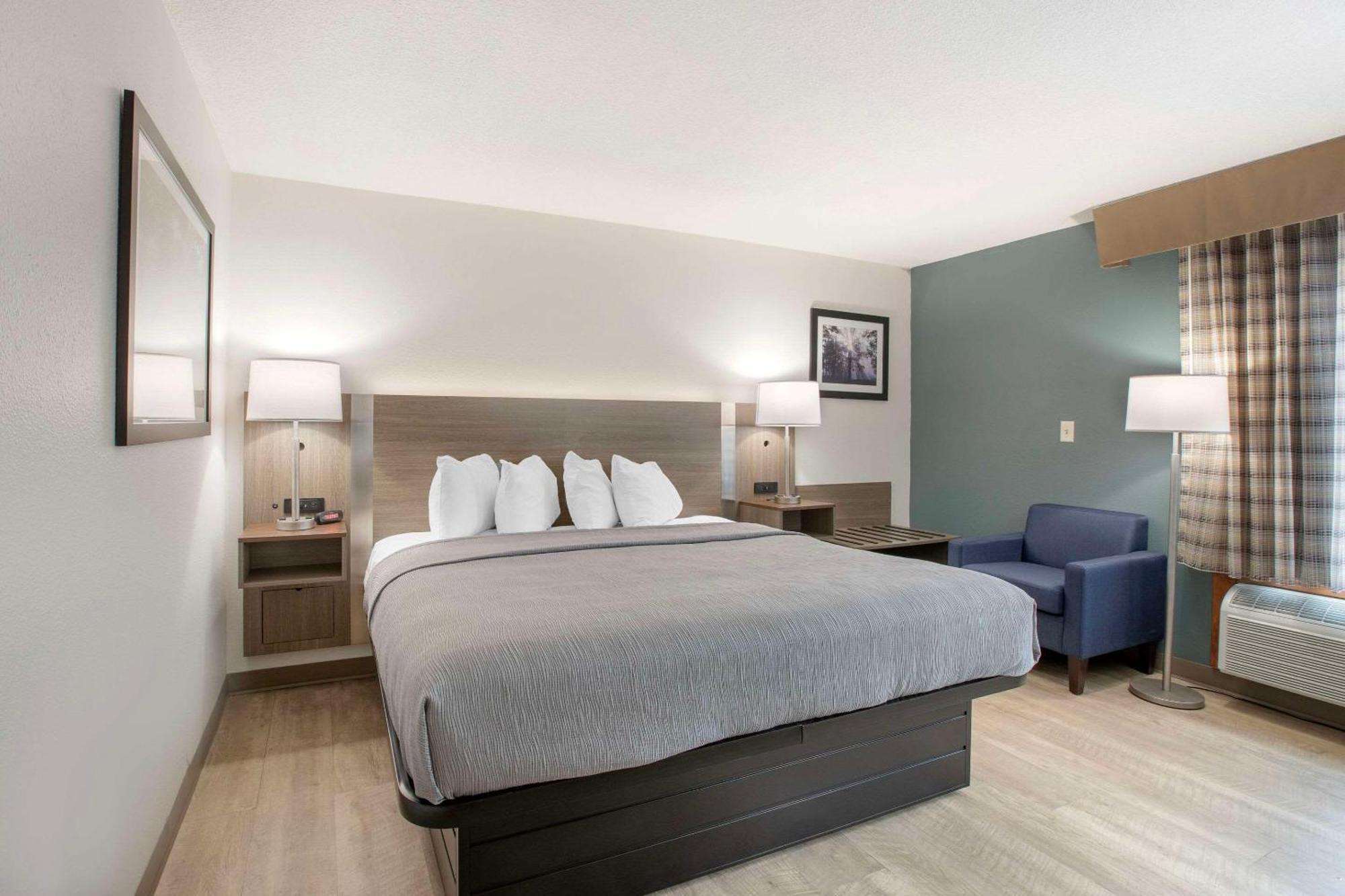 Quality Inn Newton At I-80 Buitenkant foto