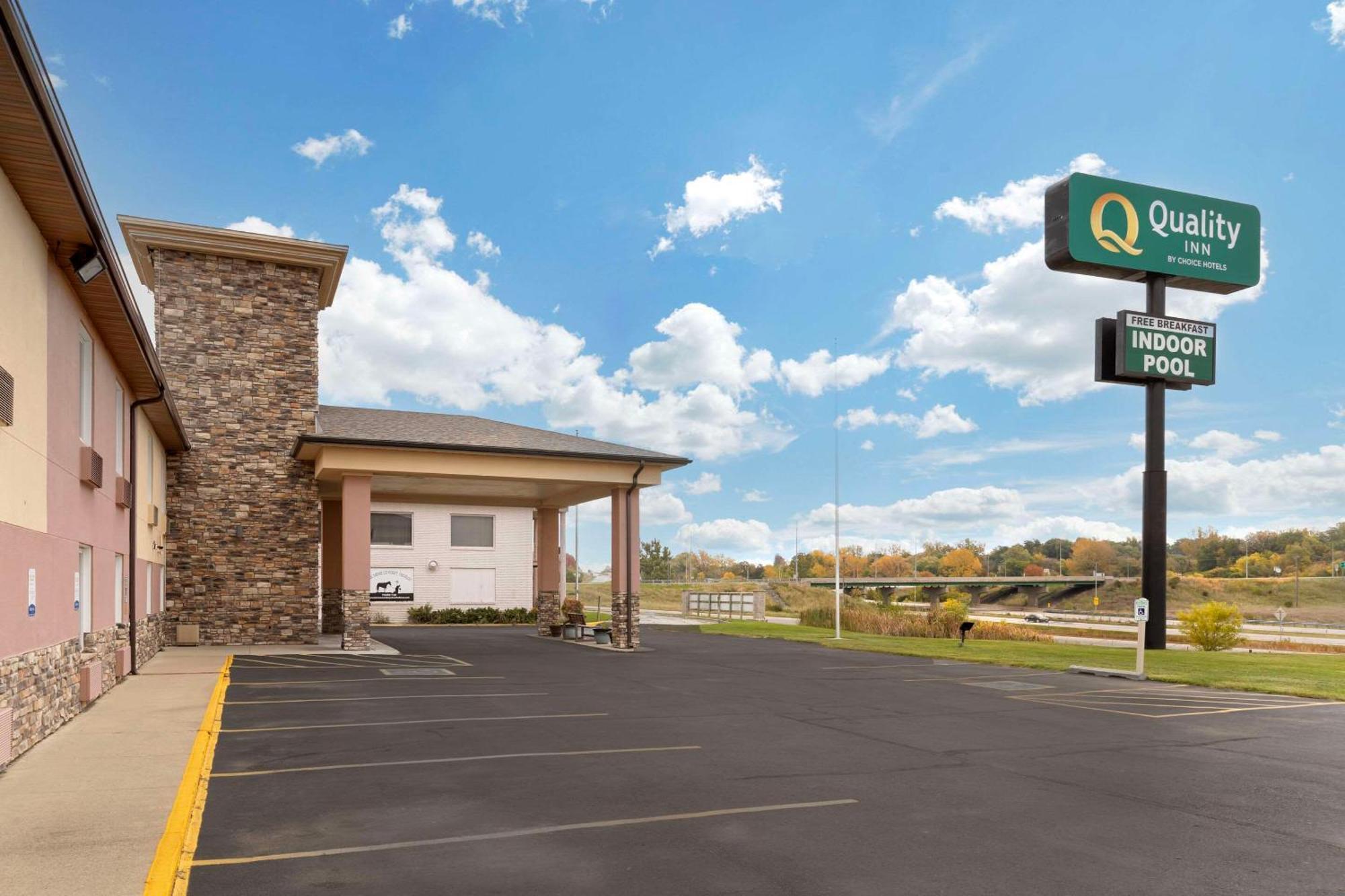 Quality Inn Newton At I-80 Buitenkant foto