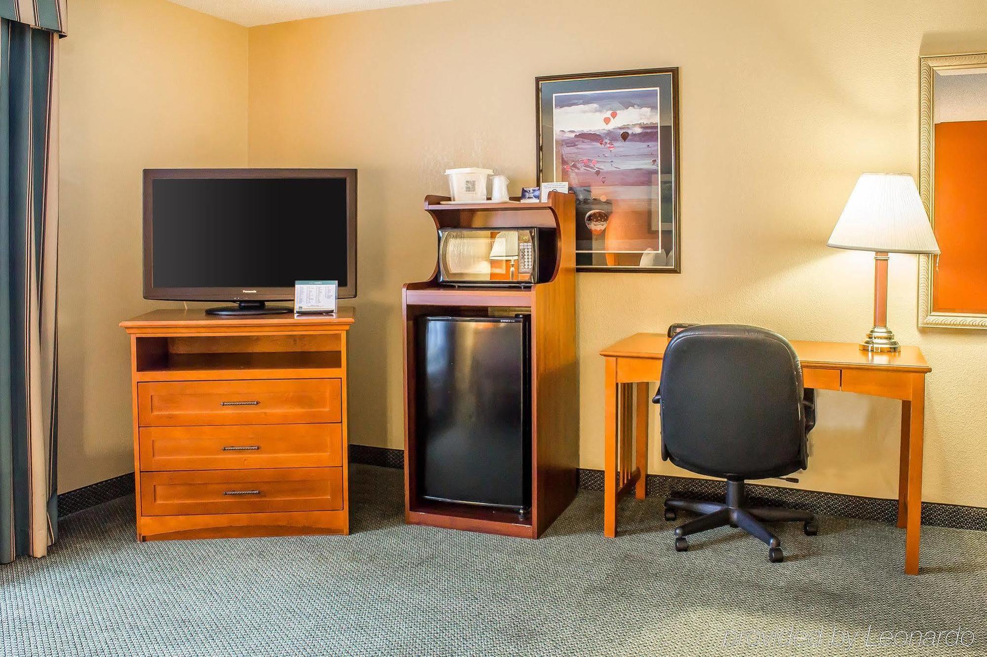 Quality Inn Newton At I-80 Buitenkant foto