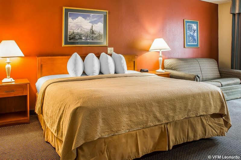 Quality Inn Newton At I-80 Buitenkant foto